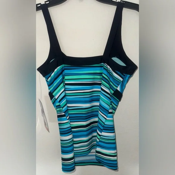 ZeroXposur Tankini Swimsuit Top - Picture 6 of 6
